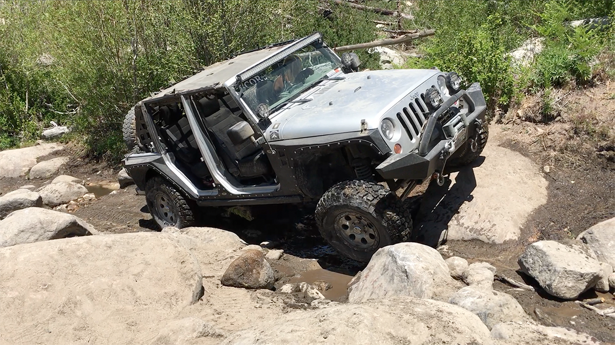 ReconTrail's tweet photo. Mud, Rocks, Jeep = Bliss. #silverjeep #jku #jeeplife https://t.co/fPLIwhy1dp