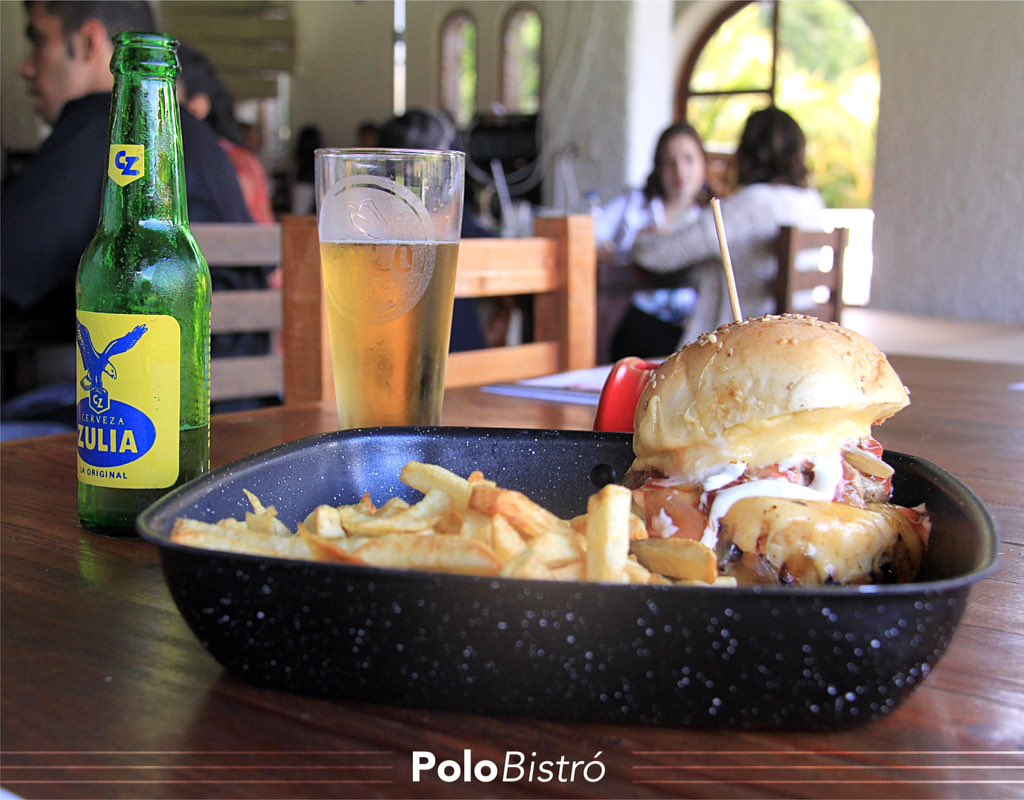 Un #Viernes #HamburguesaPolo con pan hecho en la casa, 110gr de carne....y lo demás tienes que probarlo por ti mismo 

#23Jun