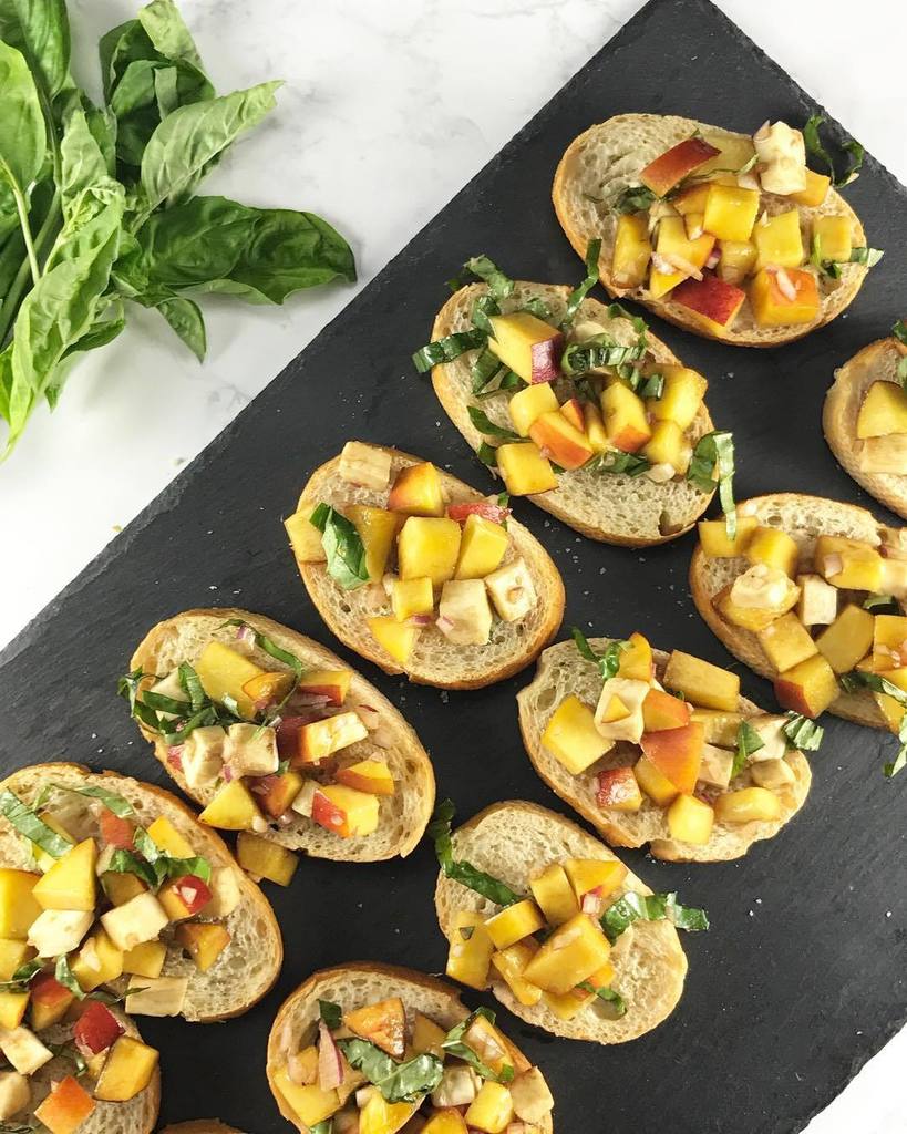 edwinatheRD's tweet photo. Party food because it's Friday and they never come too soon! 👩🍳🍑🍞🧀 #dietitian #nutritionist #plantstrong #mindbod… https://t.co/0YUQmAbaI8 https://t.co/kx5SoIKPe9