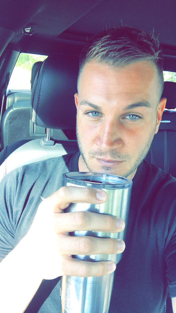 chrislightco's tweet photo. Happy #NationalHydrationDay 😁💧 https://t.co/O5CBlAhrgK