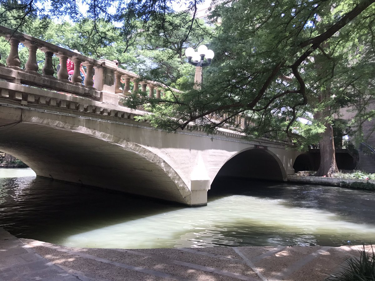 JannaWeissPhoto's tweet photo. Going to #ISTE17? After you see the San Antonio sights you will love the beautiful AIR CONDITIONED Convention Center. #HBGCC #sanantonio https://t.co/OY5wary1OP