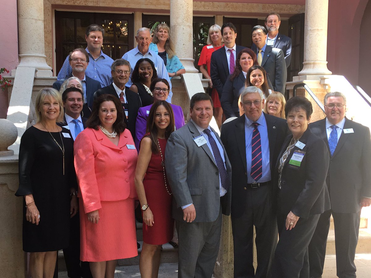 FLSoloSmallFirm's tweet photo. We ❤️ our @FLSoloSmallFirm Exec. Council! Here's the group w/@theflabar Pres-Elect @criminalDfense at #MyFloridaBar Annual Convention. https://t.co/aggkQingjo
