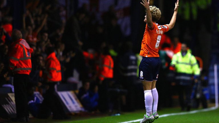 adamcmb_'s tweet photo. Thanks for the memories @CamMcGeehan @lutontown #camooon https://t.co/4s6SZ3j0jO