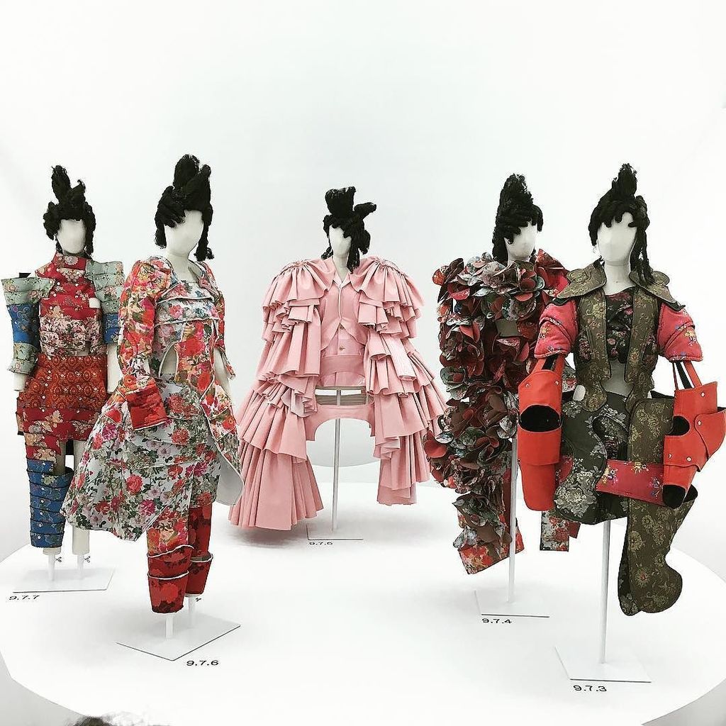 bittenword's tweet photo. Just picking up a couple new things for summer.
#commedesgarcons #reikawakubo #lewks #draggoals https://t.co/FRsUrSCJ9g