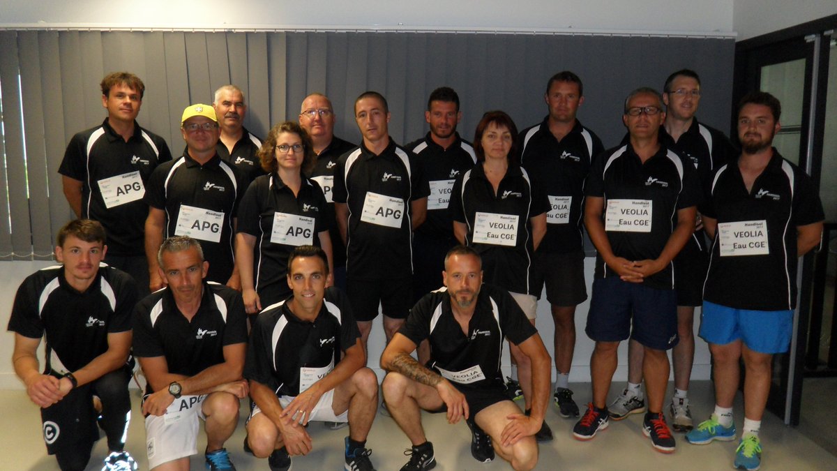Nat_Planas's tweet photo. Sensibilisation au #handicap à travers le sport, belle participation des équipes #veoliaeau Estuaire et APG à l'opération #handisol https://t.co/QkbLV6nb7A