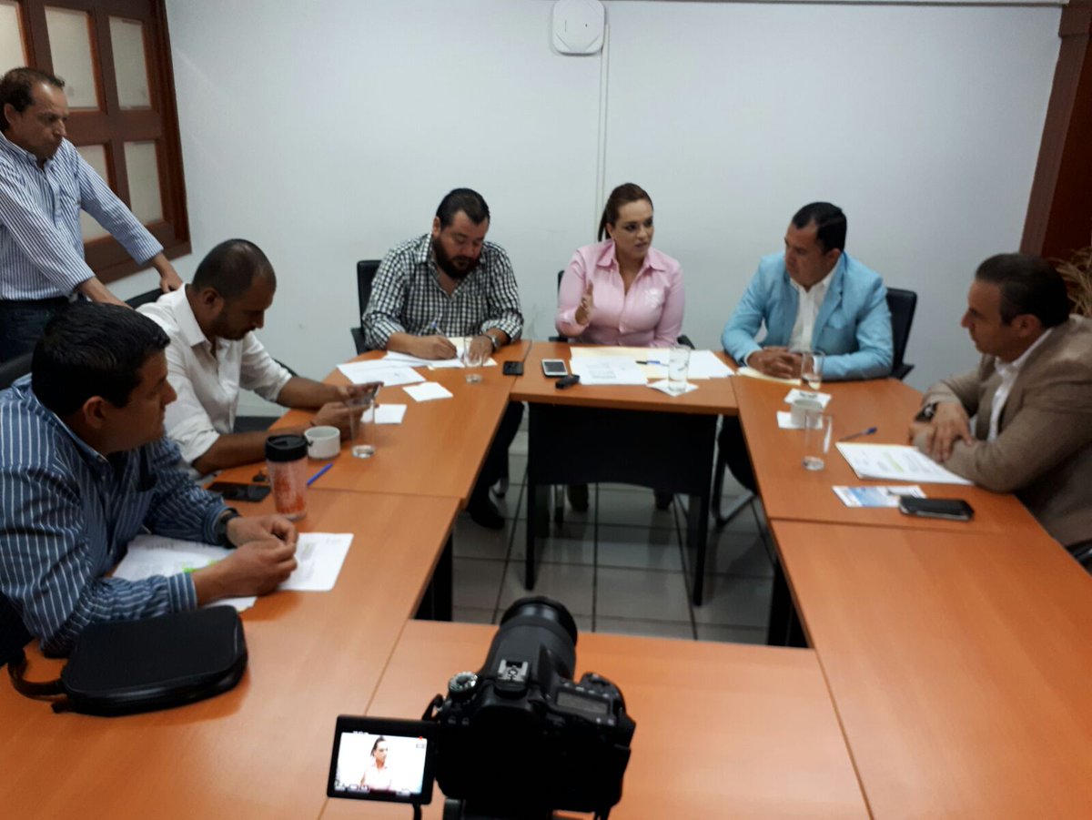 regidoresgdlpri's tweet photo. Reg. @jeanettexgdl trabaja en una mayor seguridad en foros de espectáculos públicos para disfrute de los tapatios #RegPriGdl https://t.co/YqpjsMuWMv