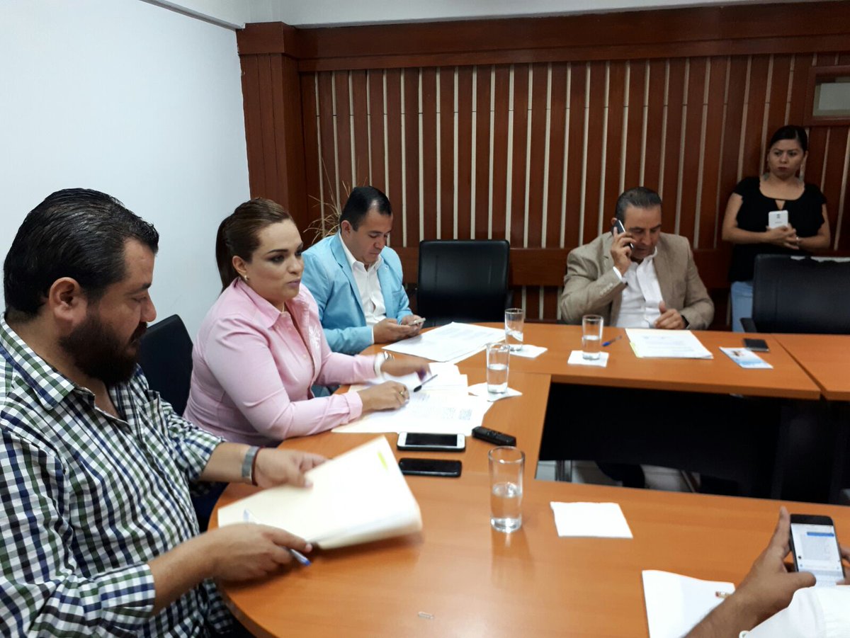 regidoresgdlpri's tweet photo. Reg. @jeanettexgdl trabaja en una mayor seguridad en foros de espectáculos públicos para disfrute de los tapatios #RegPriGdl https://t.co/YqpjsMuWMv