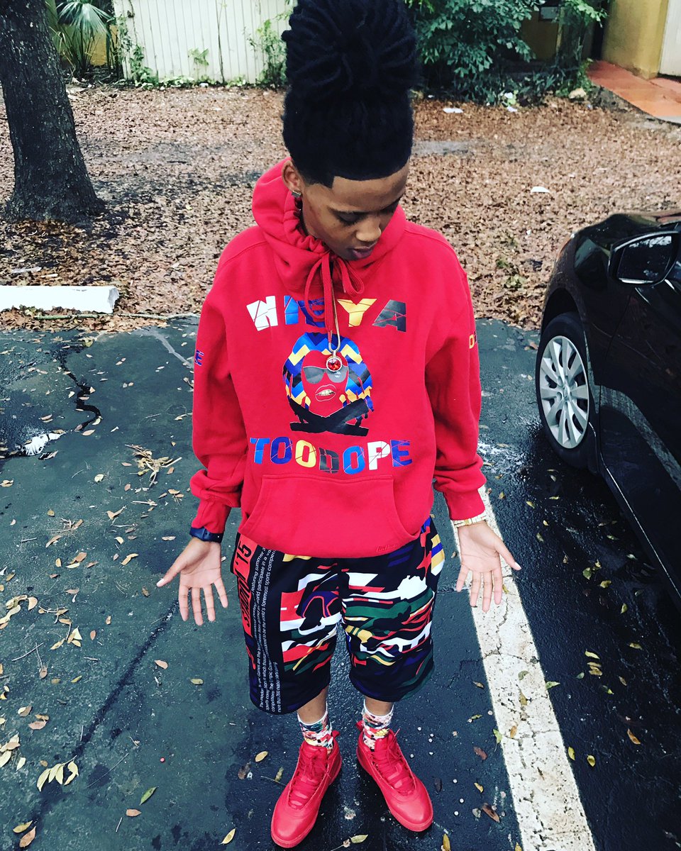NieyaTooDope's tweet photo. Salute 🤝 Or Shoot Me ☠️ https://t.co/eYXU63PYUR