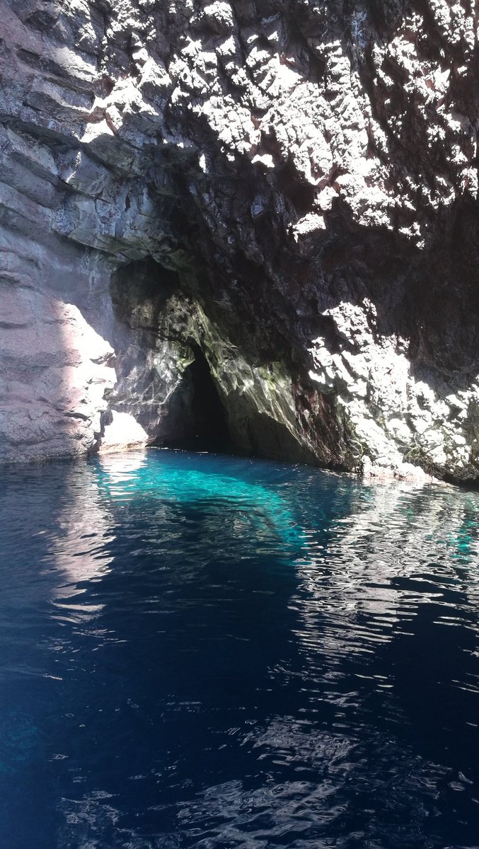 arnaudlaparre's tweet photo. Ile de beauté #Corsica #Summer2017 #Holidays #CôteOuest #Calanches @souhill13 @corseinfo1 https://t.co/FAOUgnJA06