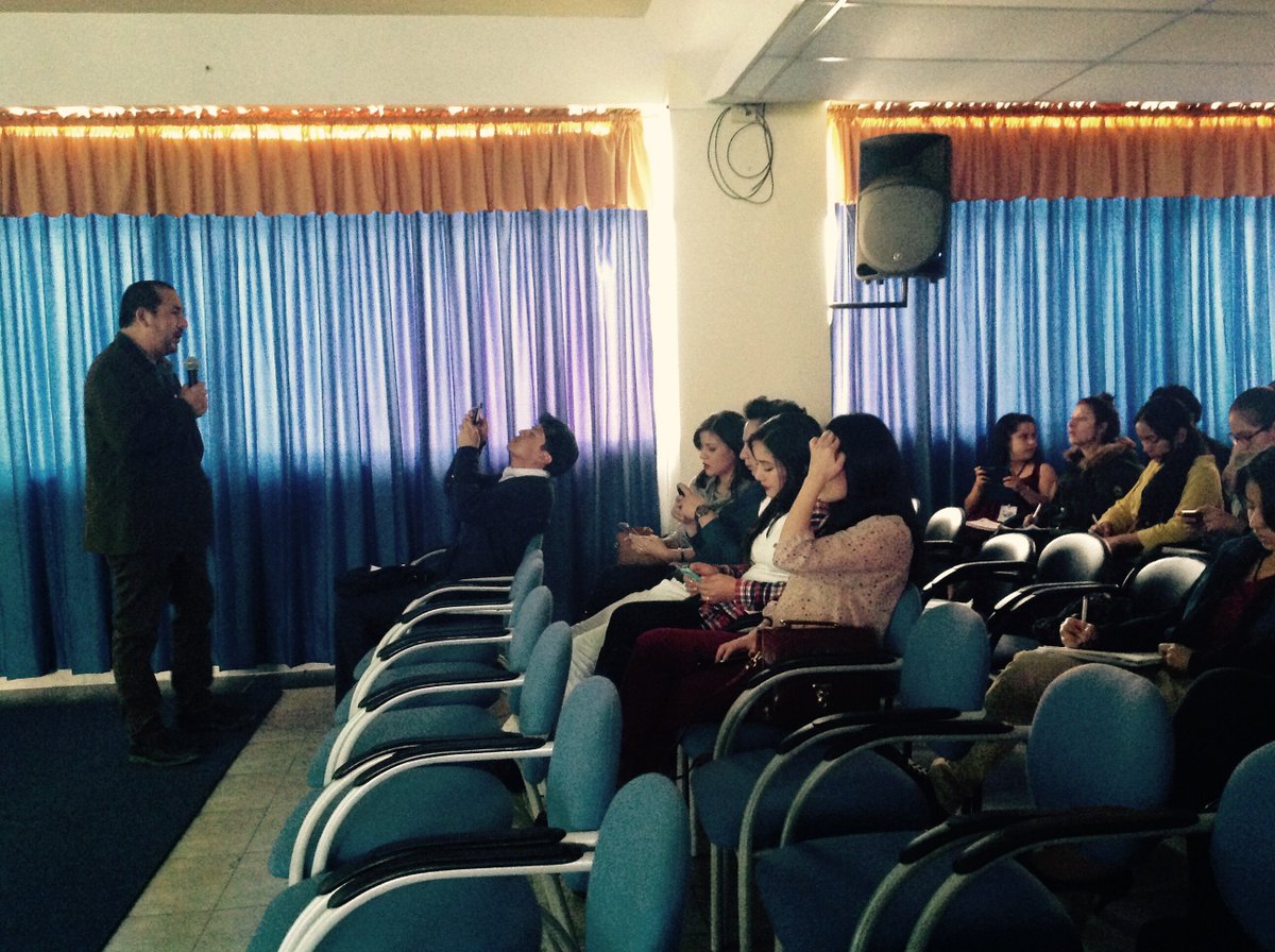 e_unach's tweet photo. Ponencia "Periodismo Deportivo" a cargo del MsC Carlos Cedeño, en cierre del I Seminario Internacional #ComSoMe https://t.co/WJWSxAn2mO