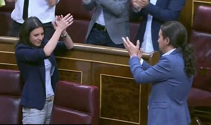 ligoteo_UGR's tweet photo. "Yo iba de peregrina y me cogiste de la mano. Me preguntaste mi nombre, me subiste a caballo." https://t.co/svSPadExCk