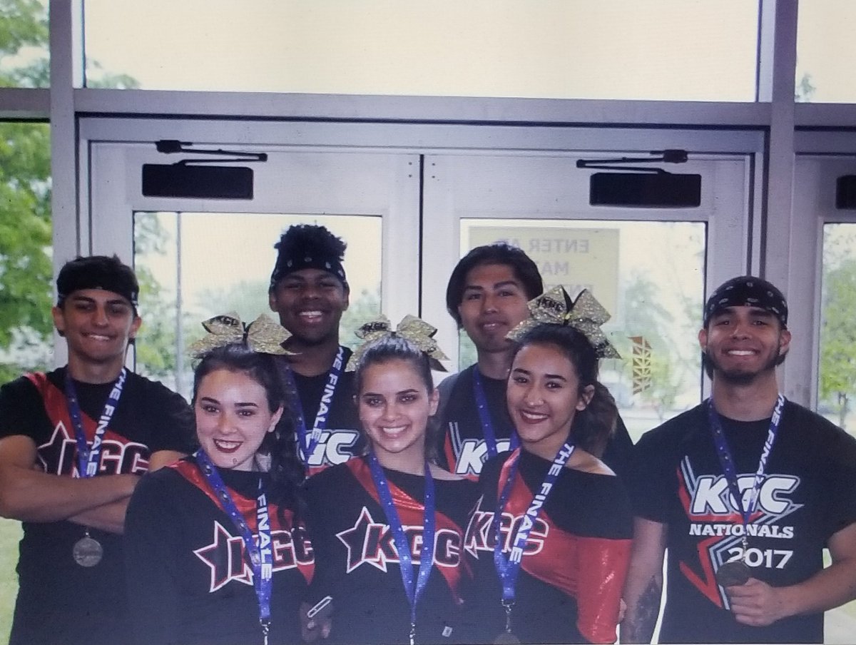 Team_KGC's tweet photo. Congratulations to all of our seniors who are graduating! We will miss you all so much. #kgc2017 #kgcalumni #kgcfamily https://t.co/1JbVhkyQjy