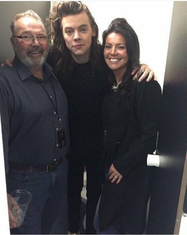 gpha_627's tweet photo. #robintwist #RIPRobin My condolences at this difficult time for the family of @Harry_Styles and a big hug to all.🙏 https://t.co/UGMEI0uNqa