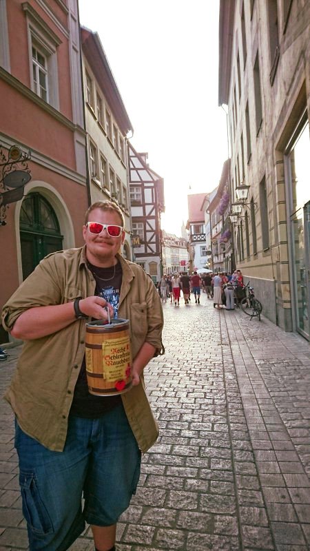 Torhalator's tweet photo. I bought miself a keg and I am pretty satisfied 'bout miself! 💪😁🇩🇪 #olut #juhannus #Deutschland #Bamberg #bier #rauchbier #allesgut #bruna https://t.co/5GKowPTzYK
