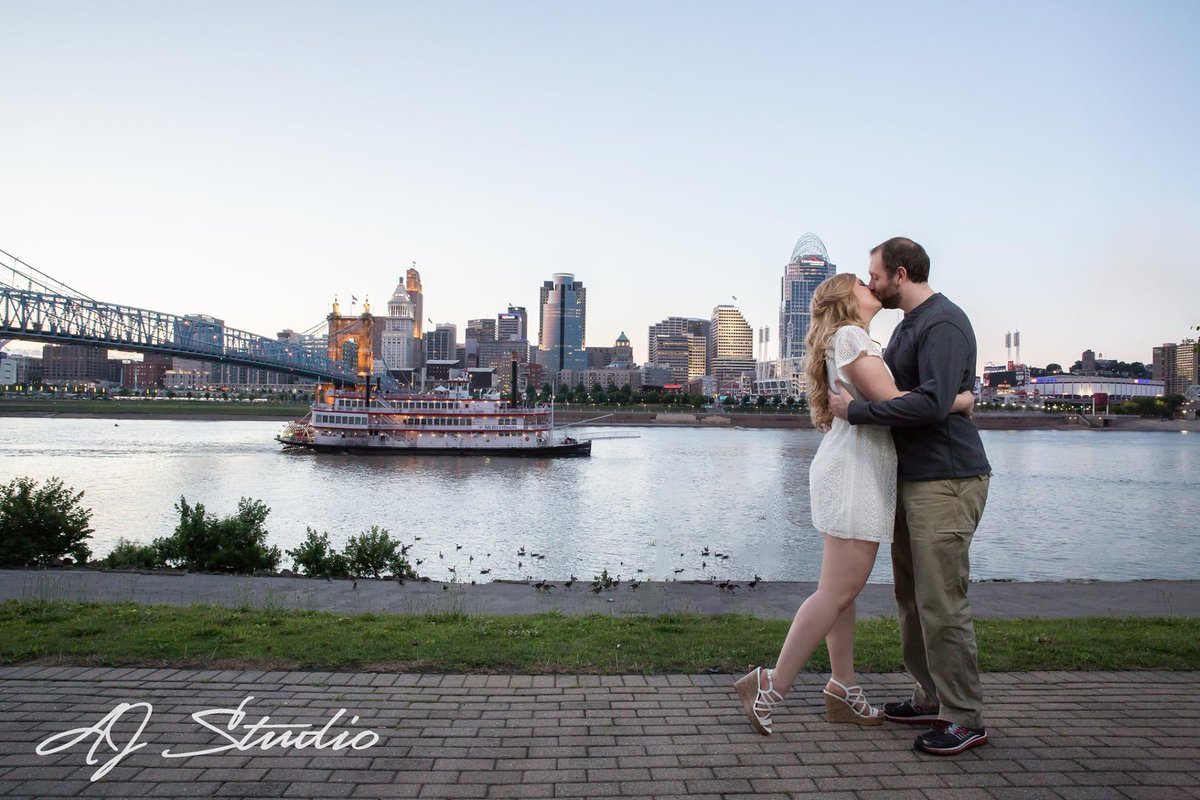 Foxtrot44's tweet photo. Our photographer edited a couple of our engagement photos! Full album won't be ready for a week or two but here's a sneak peek. 💞 https://t.co/FWRdFmeURY