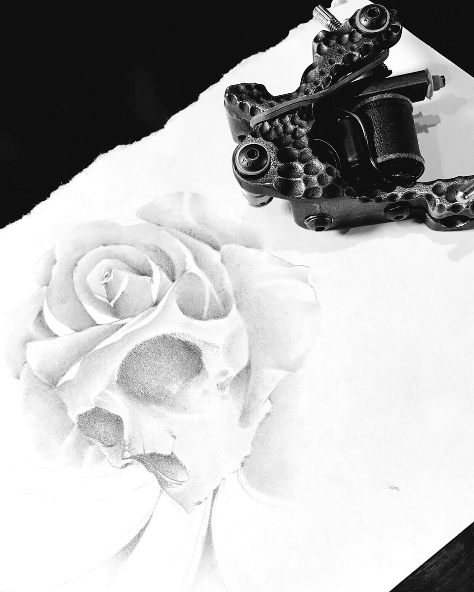 Bored_ink's tweet photo. #tattoo #ink #skull #rose #drawing #sketch #illustirastor #illustration #artwork #art 🤙🏽✍🏽.. https://t.co/xwdklcdf6r