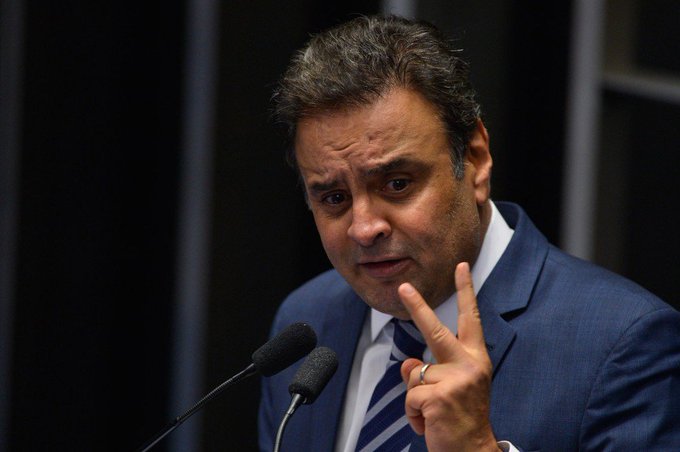 OAB avalia que arquivamento de pedido de cassação de Aécio, no Senado, é 'debochar da sociedade' OAB avalia que arquivamento de pedido de cassação de Aécio, no Senado, é 'debochar da sociedade'