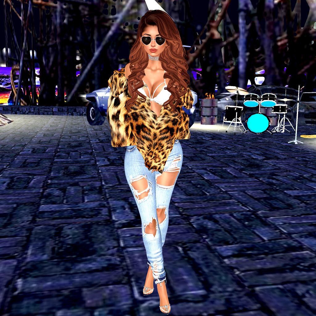 MasikaRashid_'s tweet image. Cheetahlicious ✨🎥🎬 #NewHairWhoDis #StayBooked #BGC13