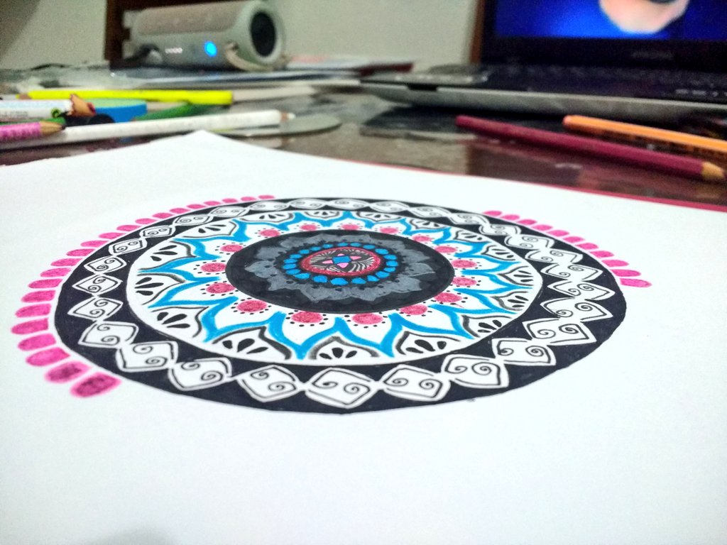 MiniMacss's tweet image. #Mandalas #Art #geometric