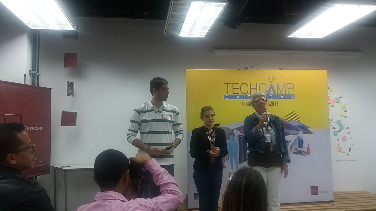 empoderarse's tweet photo. Presentación del uso de la #realidadaumentada para informar sobre cuidados e historia medica de personas mastectomizadas #TechCampVzla2017 https://t.co/MZwXLM7eCi