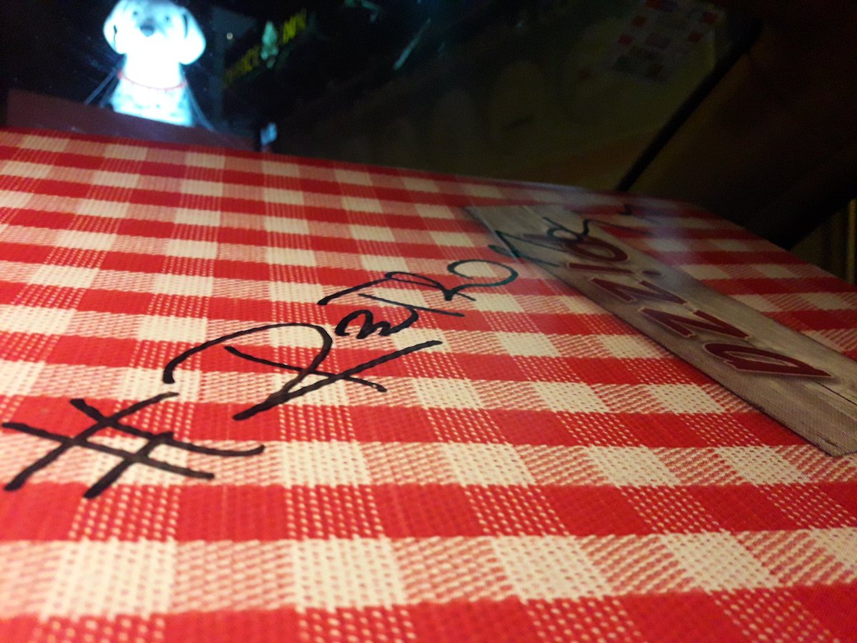 retropizzazg's tweet photo. Pored jedne turističke zg znamenitosti smo. Tko živi u blizini sigurno će je prepoznati. Najbržem #retromolim u blizini stiže  🍕 Mađarizza 🌶 https://t.co/LFrmyhp4l2