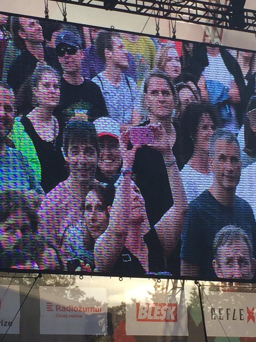 AmbMeron's tweet photo. Great performance tonight in Prague for Israeli superstar 👨🎤 #Esterrada @metronomeprague @CultureBuzzIL @IsraeliCulture https://t.co/rMqnoIclQc