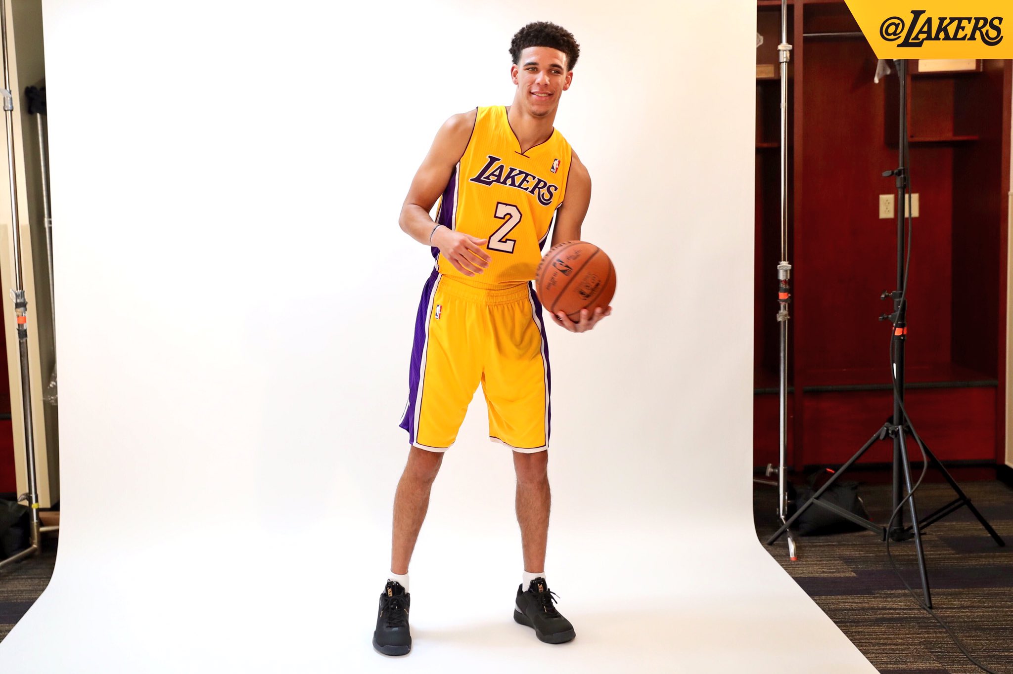Los Angeles Lakers on Twitter: "It just looks right #LakeShow…