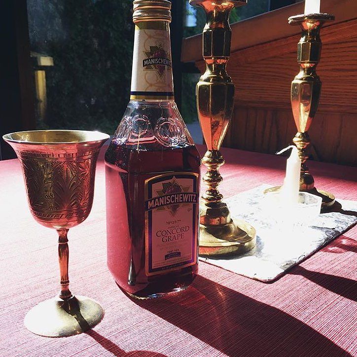 #Shabbat we're ready for you! Come early at 6:00pm for and LGBTQ #WineAndCheese reception before the #Pride Erev S… ift.tt/2t4uckj