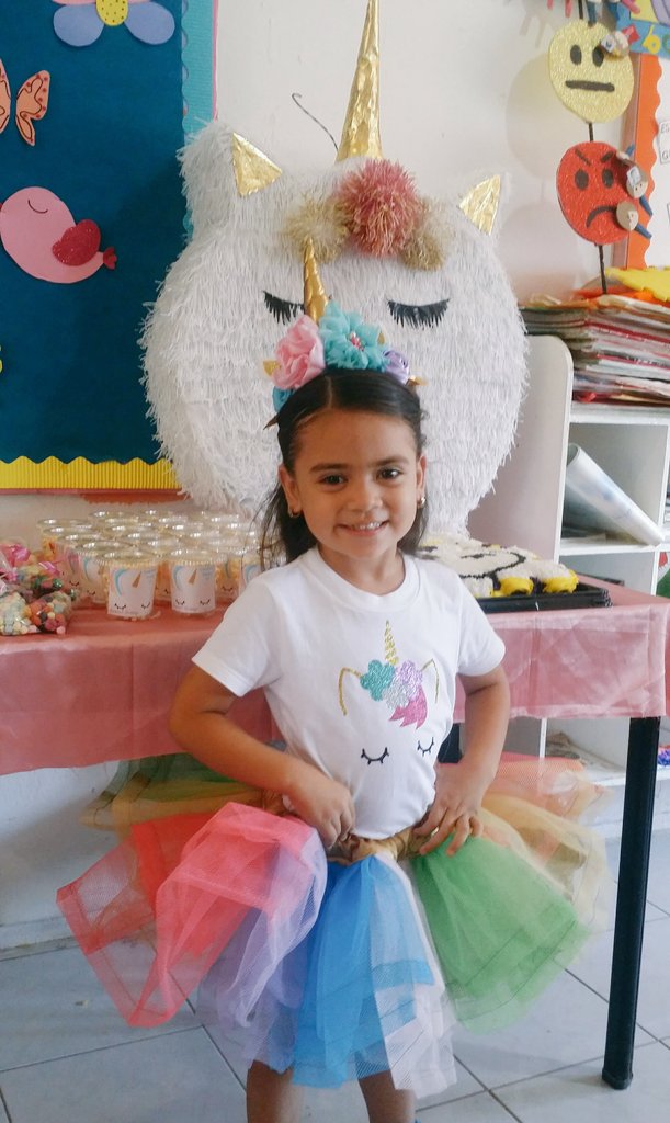 TanisDepp's tweet photo. Happy B-day Charmen🌈🌈 #unicorn #UnicornParty #Charmen #funday https://t.co/jE8AyFrBfw
