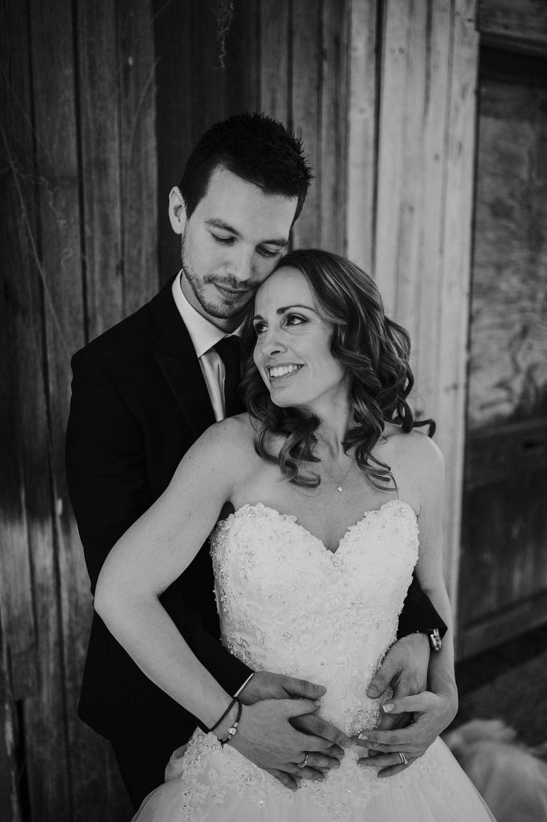 StacieJones_CFC's tweet photo. A few photos from our wedding on May 7, 2017 🇺🇸🇬🇧💍❤️ We got married on our 6th anniversary! #England #USA #WeMadeItWork https://t.co/JIyQmFY661