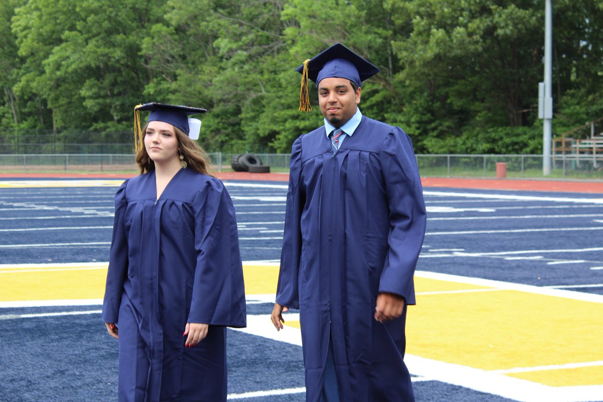 ColoniaHigh's tweet photo. Here comes the class of 2017 @WdbgSchools @ZegaRobert @colonia_2017 @MyCentralJersey @njdotcom @CHSPTONJ #classof2017 #chs50years https://t.co/KlCLeniSMa