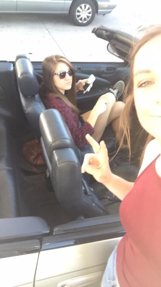 livscarpelli's tweet photo. we clearly enjoy each other's presence💞💞💞 #hbdbff https://t.co/LUfn1Ysfum