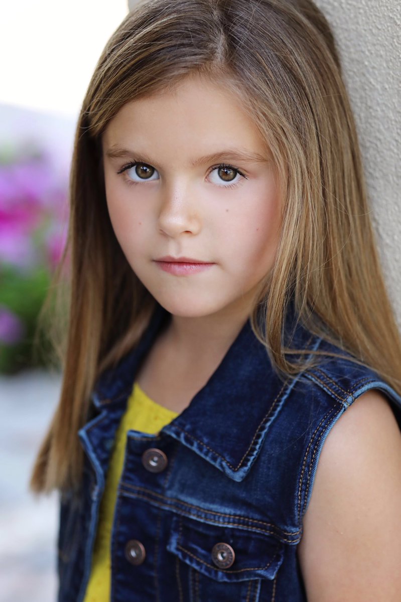 KatianaUpton's tweet photo. Happy Friday
We love us some @lunocksphotography #katianaupton
#headshot #industrykid #agencymodel #mdtkiddos #colleencleragency #ntatalent https://t.co/mY0CvaRjkl