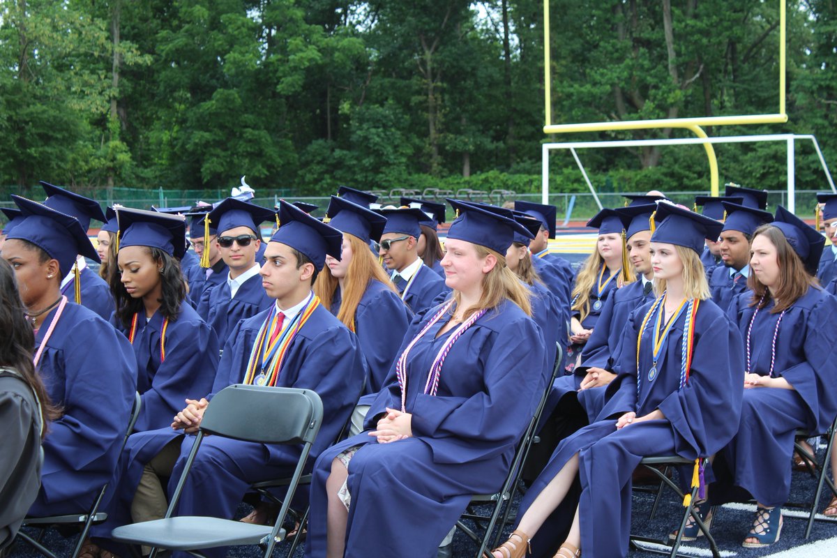 ColoniaHigh's tweet photo. 2017 graduation of Colonia High @WdbgSchools @ZegaRobert @njdotcom @News12NJ @WoodbridgeNJ #coloniapride #chs50years @colonia_2017 https://t.co/rXw1grbhE4