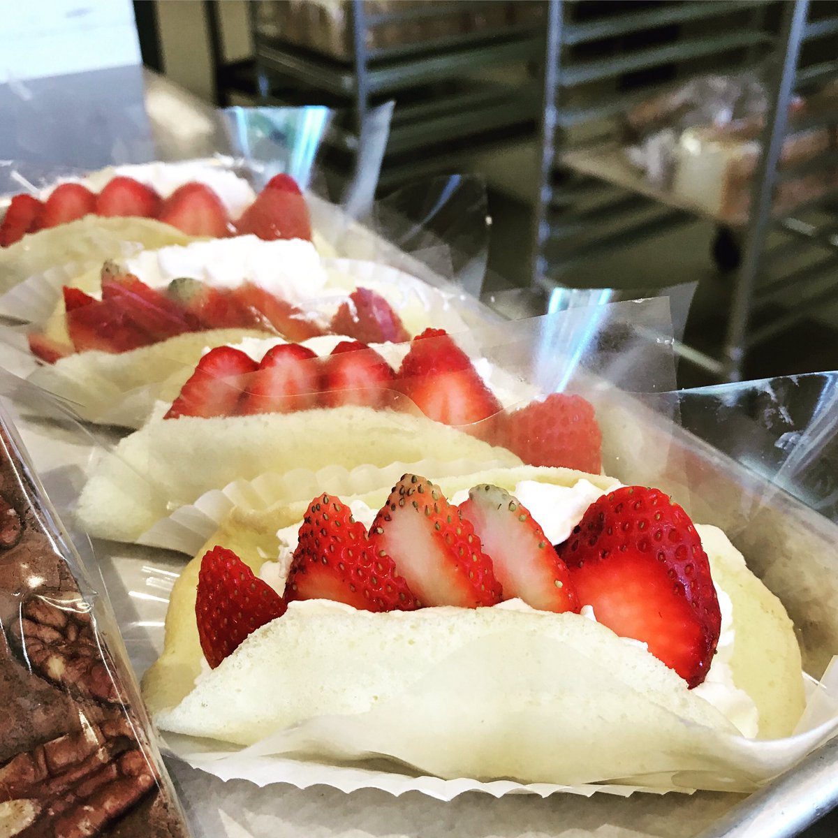 KoKoBakery tweet media