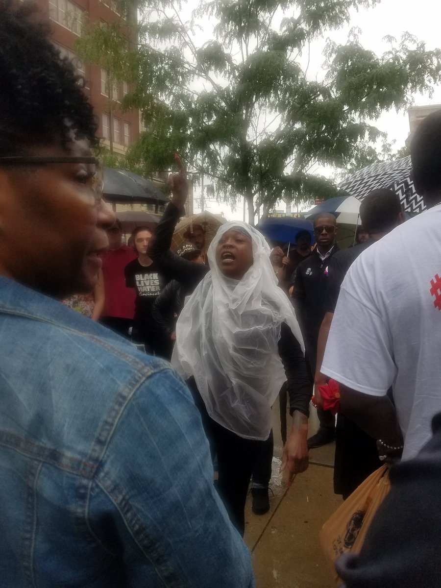 nswartsell's tweet photo. Protest is still going strong at the courthouse, outlasting several downpours. https://t.co/TWmHYDIDOO