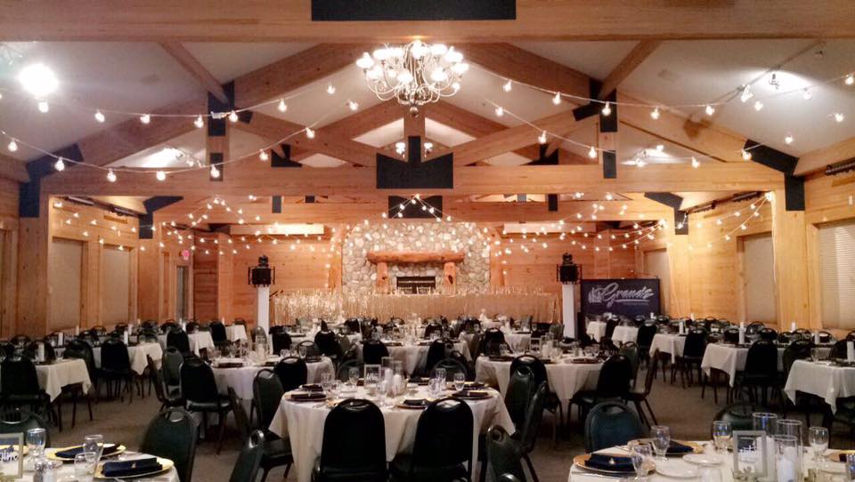 Love the #lighting and #decor accents <a href="/GeyerWeddings/">Geyer Weddings</a> added to the already gorgeous space at <a href="/MulligansEvents/">Grands at Mulligans</a>! #headtable #specialtylinens