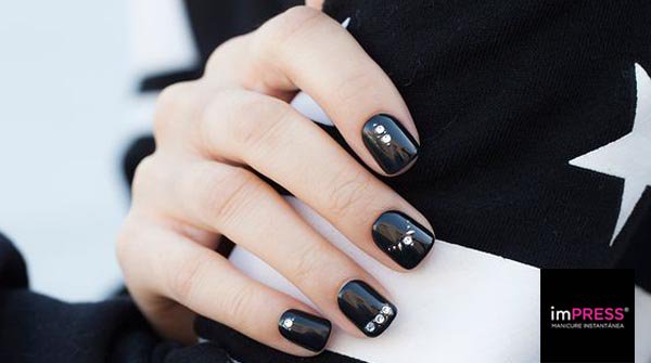 imPRESSMani's tweet photo. Hermosas desde todos lados #trends #nails #imPRESS #ManicureInstantánea #black #uñas https://t.co/FxGMl7DUng