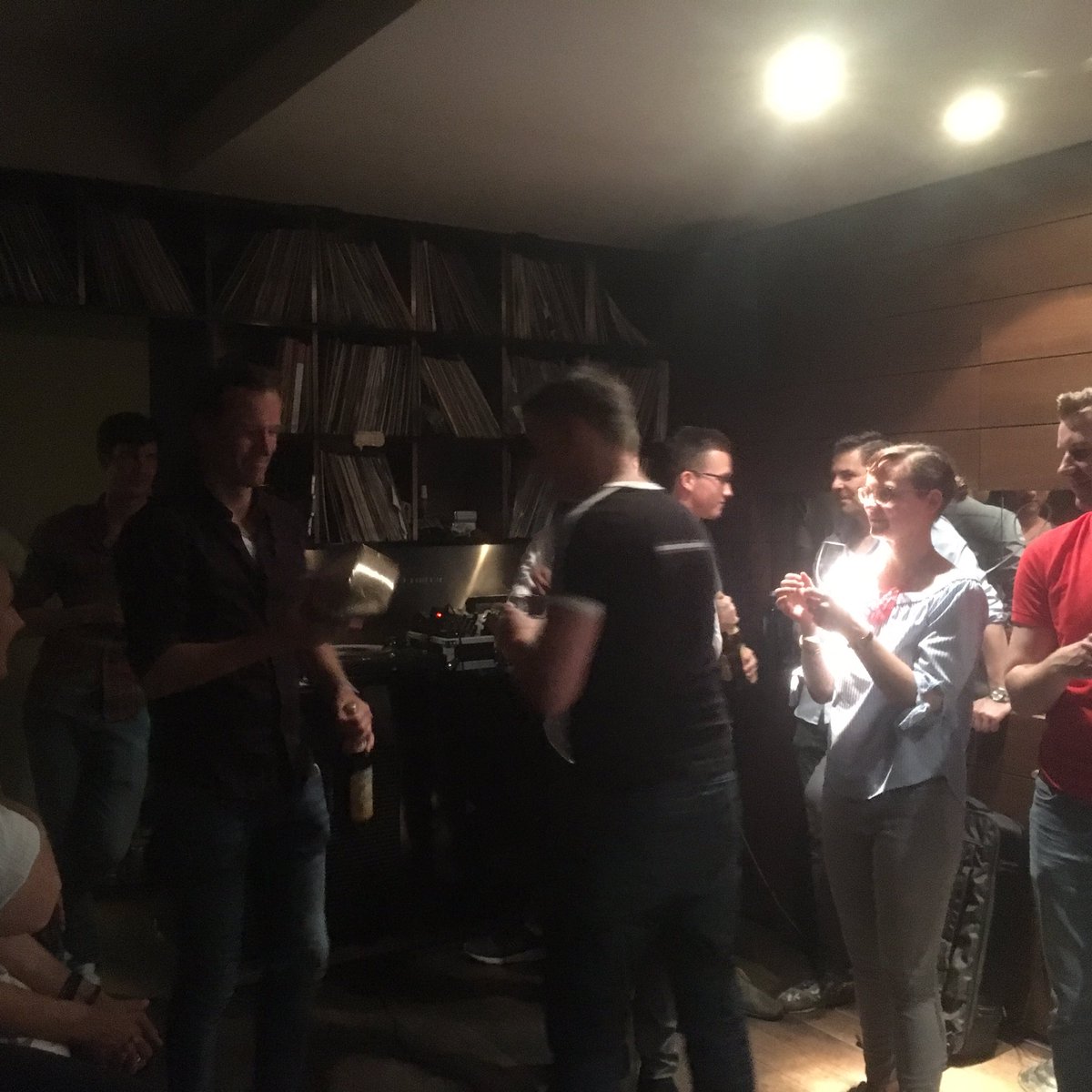 STATIONFRM's tweet photo. Heute Abend startete die erste "My CEO is a DJ" Veranstaltung und der CEO von @creditshelf hat den Pokal geholt! #startup #party #music https://t.co/AmK6UFLezI