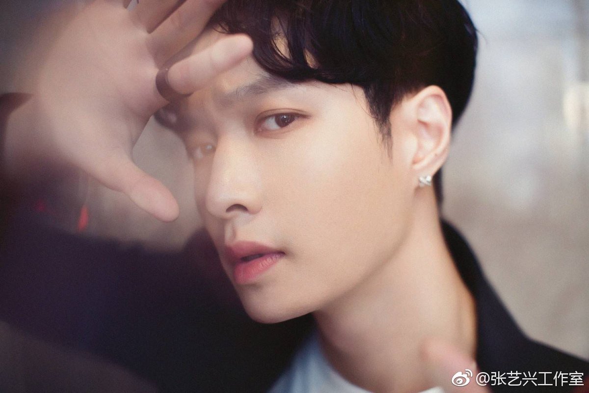 XingPark's tweet photo. 170623 Yixing Studio Weibo Update #Lay #Yixing #张艺兴 #레이 #レイ #อี้ชิง #장이씽 https://t.co/jvHas2mPP7