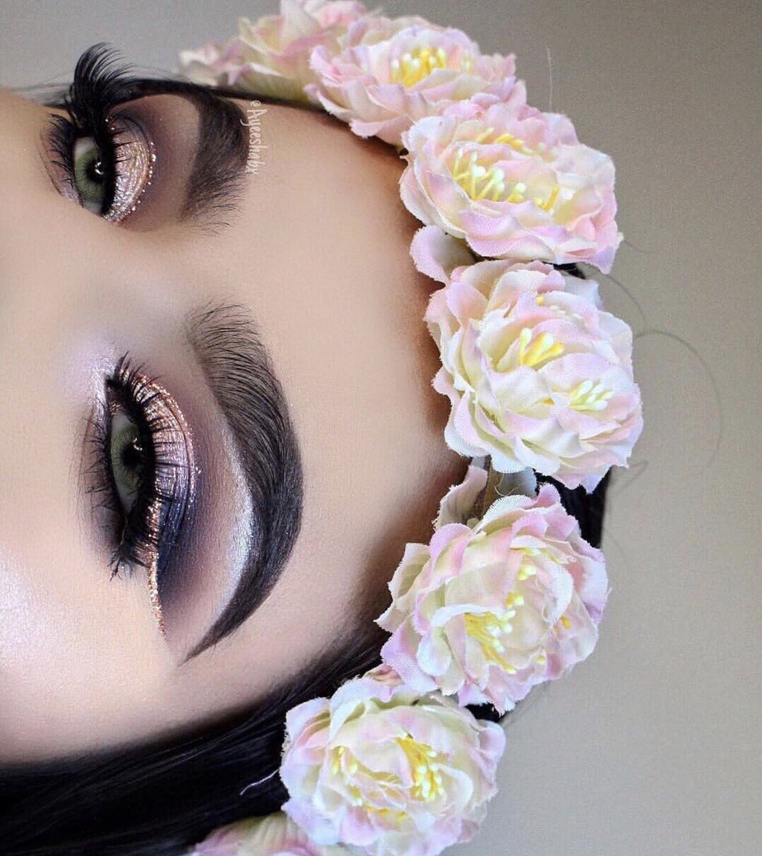 thebalm's tweet photo. It’s ‘time’ for some weekend fun! @ayeeshabx wearing our #timeBalm #foundation 😎⏰ https://t.co/4izCbK23v0