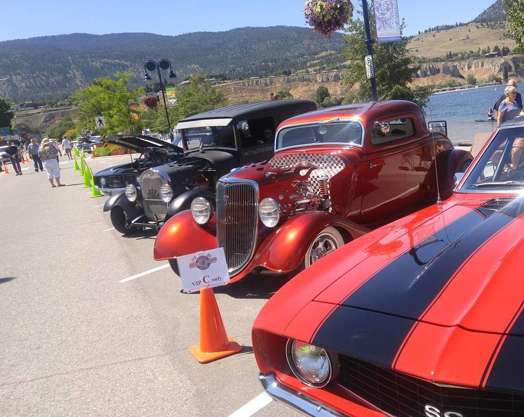 Nsikak01's tweet photo. #Penticton #peachfestival #peachcitybeachcruise #peachfest #explorebc #explorePenticton #elvisfestival #elvisfest https://t.co/xZLm1boat5