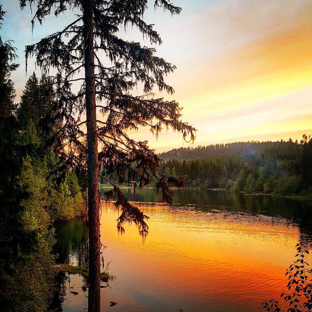 Summer sunset at Jewel Lake. 📷: moment__seeker (IG)