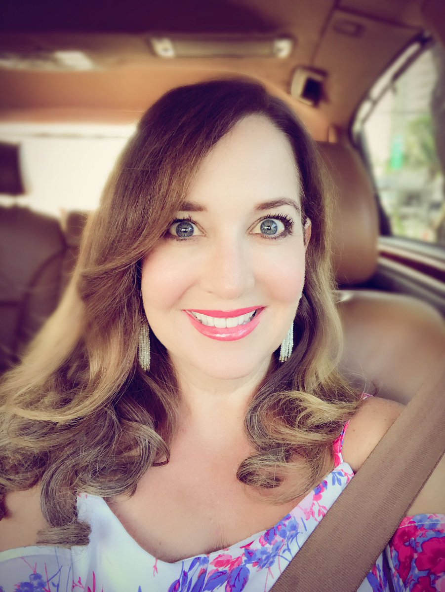 Ready for my live shot for #HelloSunnyTV <a href="/visitlauderdale/">Visit Lauderdale</a>. Check out Friday Night Soundwaves on #Ft.LauderdaleBeach! #LoveFL