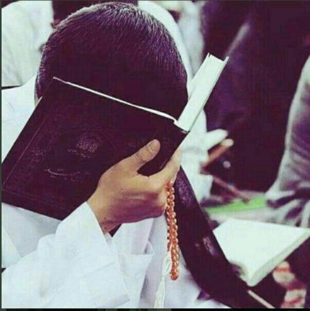 خلصت ايام صيام وراحت سنين العمر
وباجر يمر عيد بينه وتخلص ايام لصبر
وانت عيدك بطفوف يمك رماد الخدر
شايل بچفك تراچي وشيله حارگها لجمر
#يامهدي