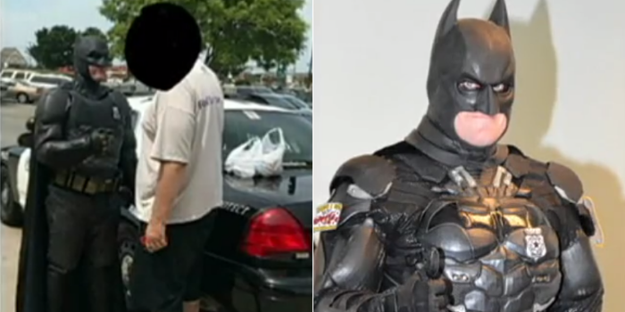 siga_record's tweet photo. Não é piada! Policial fantasiado de Batman prende suspeito de roubar loja https://t.co/cAk6KgQuL5 #HojeEmDia https://t.co/ViTHOsEUPY