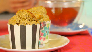 Toma nota porque <a href="/connieachurra/">Connie Achurra 💜💚</a> prepara unos sabrosos muffins de té y nueces ¡Te encantará! <a href="/_MiLadoDulce/">Mi Lado Dulce</a> por <a href="/CANAL_13C/">13C: Cultura con otros ojos</a>