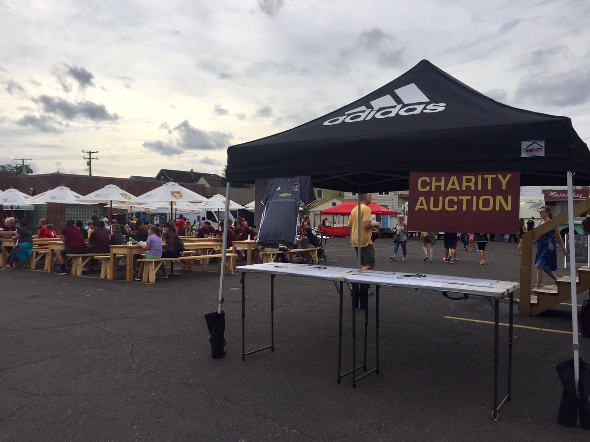 Be sure to stop by the silent auction table to bid on player-worn charity kits! All proceeds go to @Altsforgirls. #DCTID