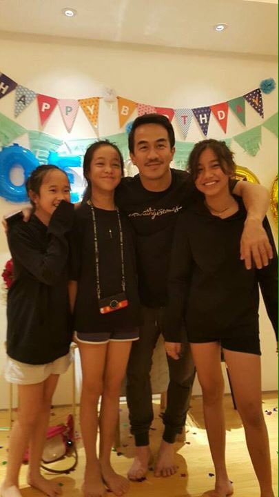 Taslim_Friends's tweet photo. Surprise party with Taslim Big Family 😘🎁 Happy burffday our inspiration @Joe_Taslim ❤🙏🏾️ #JTF #JTFanmily #JoeTaslimDay #23June https://t.co/SfG7fkR4rI