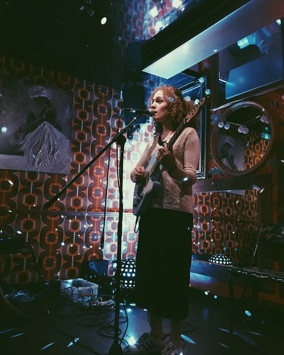 Lily Lyons (@lilylyonsmusic) on Twitter photo 